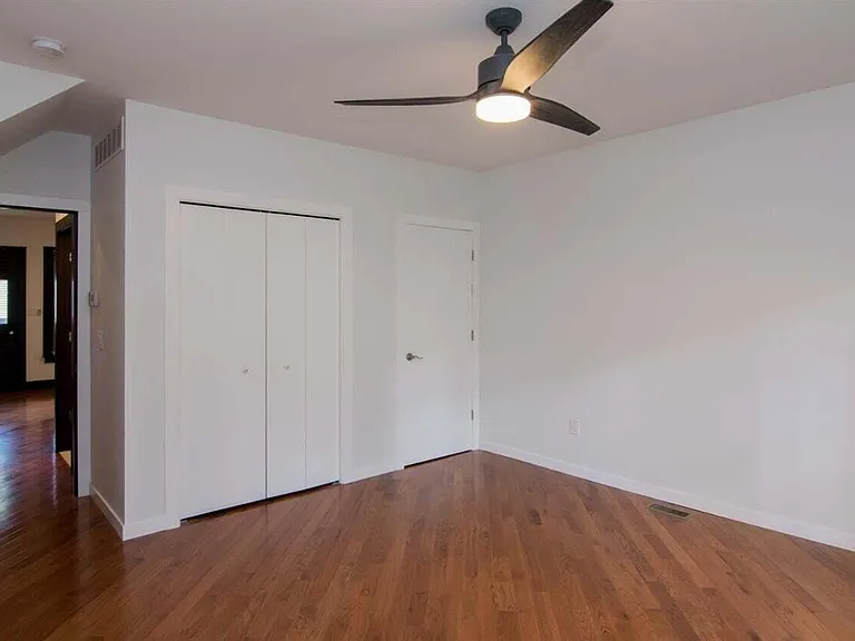 1435 Broadway St — Photo 15