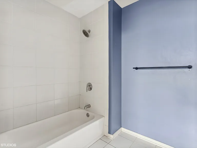 1 E 8th St #405 — Photo 9