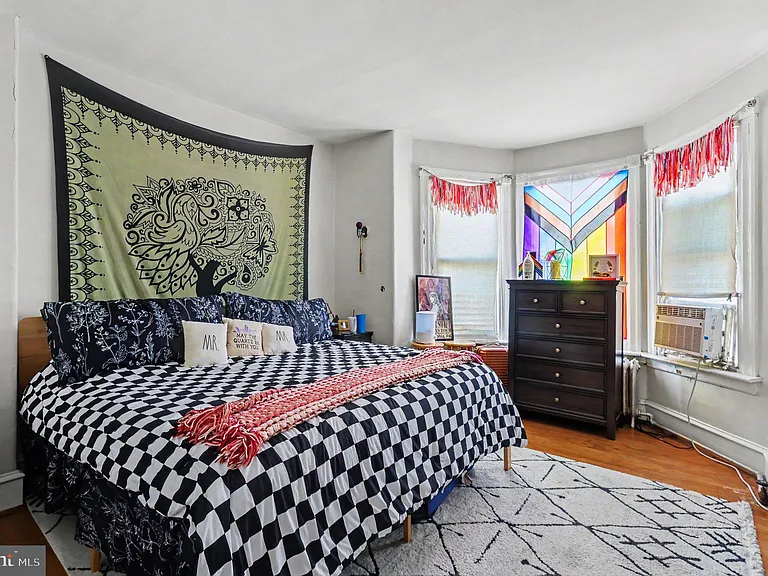 154 W Salaignac St — Photo 13
