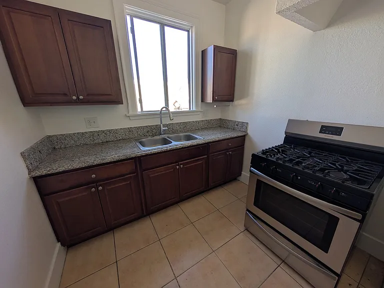 2801 San Marino St #12 — Photo 7