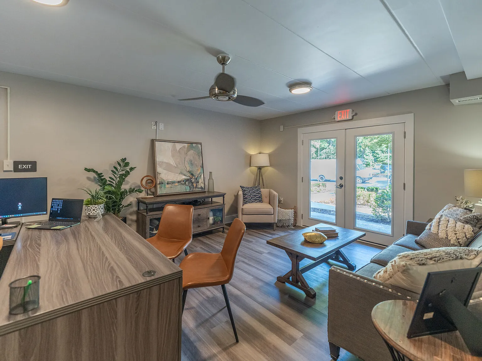 Parkway Apartments — Photo 4