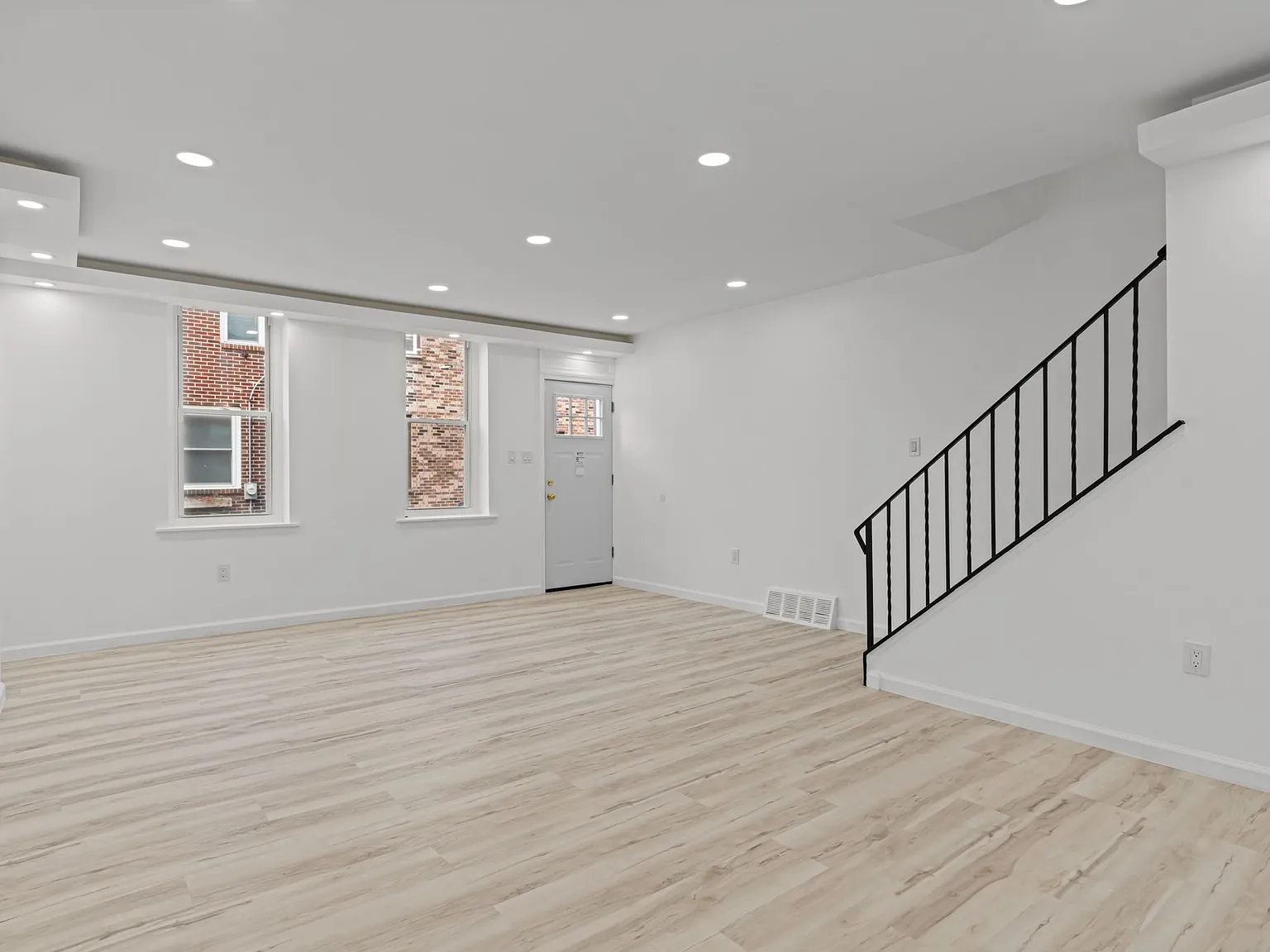 3 bed, 1332 sqft, $2,350 — Photo 4