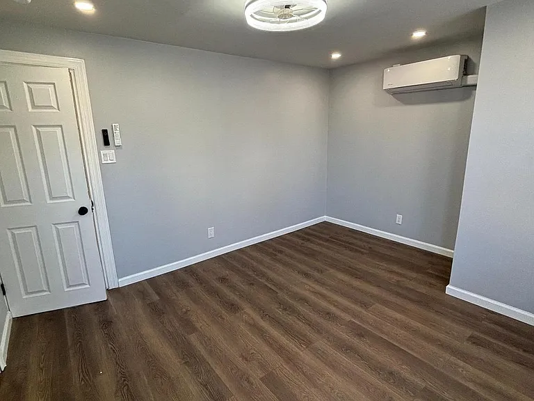 516 E Mayland St — Photo 12