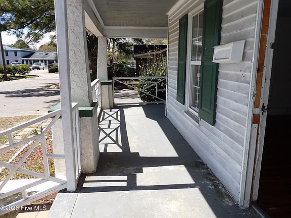 2nd image of 1201 Lincoln Street SE