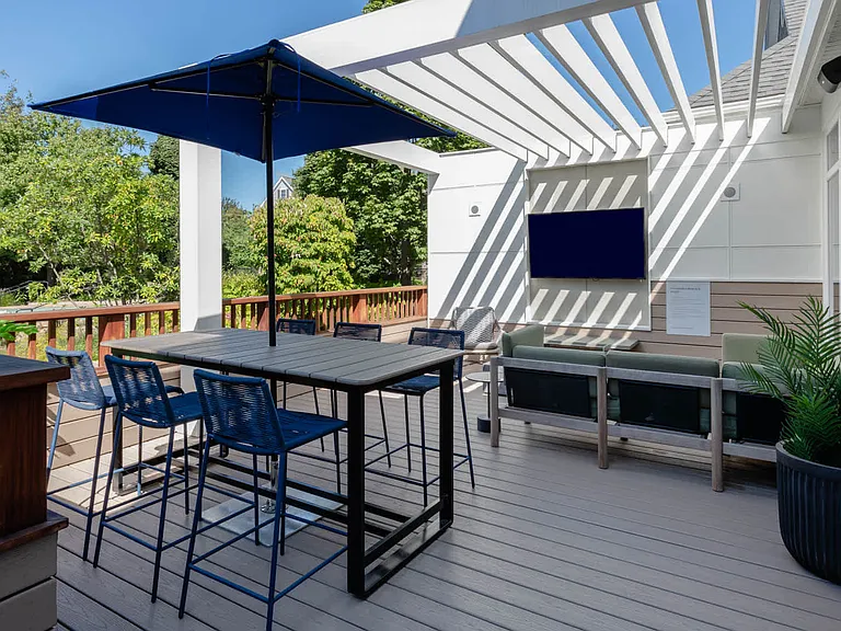 Outdoor Lounge