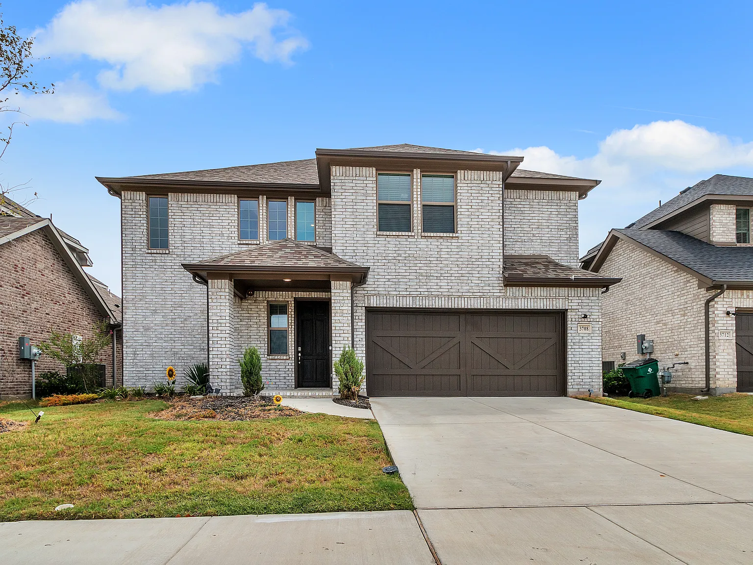 4 bed, 3.5 bath, 2999 sqft, $3,300 — Photo 1
