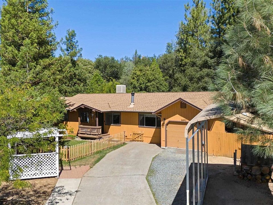 1st image of 16592 Sallander Dr