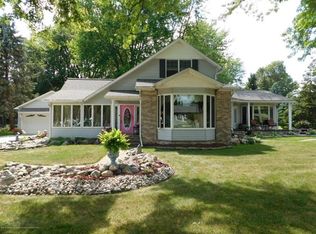 1200 S Swegles St, Saint johns, MI