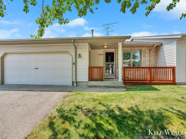 6529 Wood Dora Dr SE, Caledonia, MI 49316