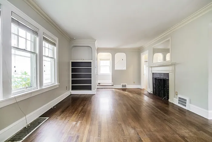3 bed, 1.5 bath, 1522 sqft, $2,175 — Photo 2