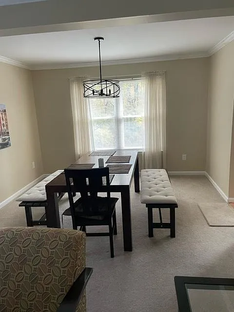 6 bed, 3.5 bath, 3400 sqft, $4,400 — Photo 3