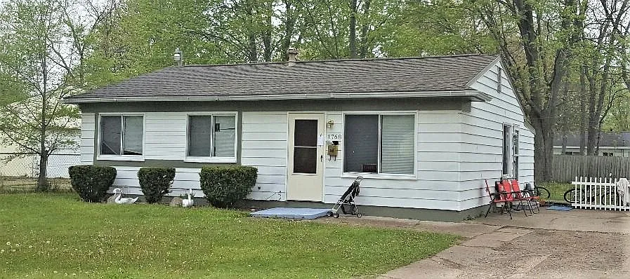 1768 Heatherridge St photo 1