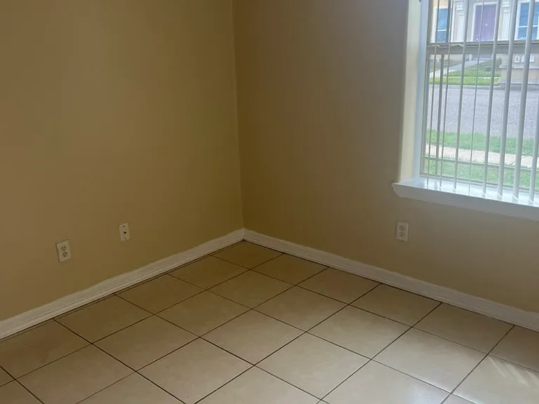 3103 Scotland Dr #2 — Photo 8