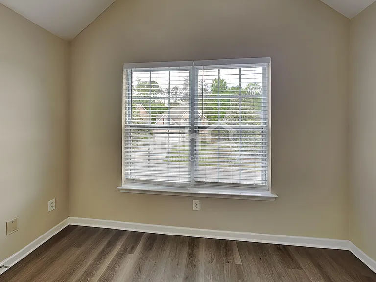 1380 Grey Rock Way — Photo 14
