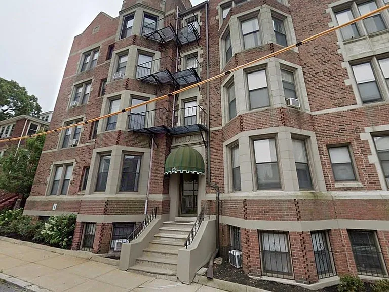26 Commonwealth Ter #3 — Photo 18