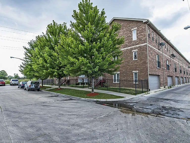 3601 W 53rd St — Photo 30