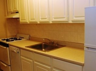 1020 Clinton St APT 3R, Philadelphia, PA 19107