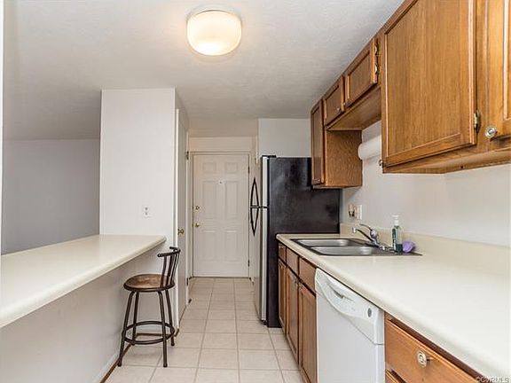 5th image of 7703 Okeith Ct APT 1705