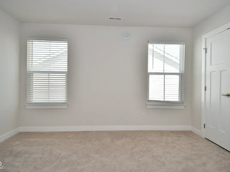 379 Gathering Ln — Photo 27
