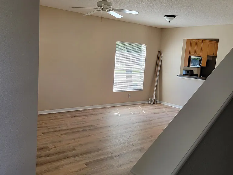 10915 Newbridge Dr — Photo 11