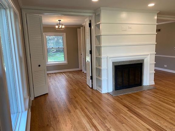 5th image of 939 Westcliff Ln