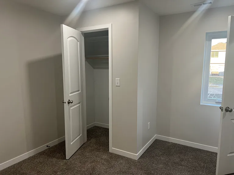 16506 Gold St — Photo 5