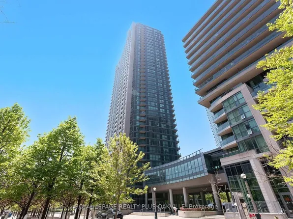 215 Fort York Blvd, Toronto, ON