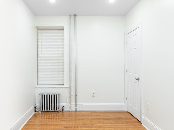 3rd image of 104 Glenwood Ave #107