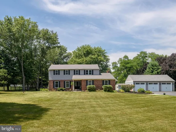 31 Glen Manor Ln, Glenmoore, PA 19343