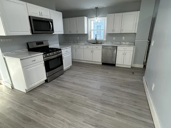 116 Union St APT 1, Leominster, MA 01453