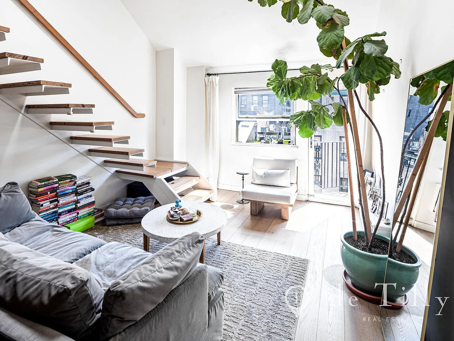 211 Thompson Street — Photo 3
