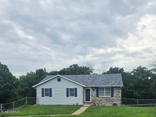 1612 Summit View Dr, Holts Summit, MO 65043