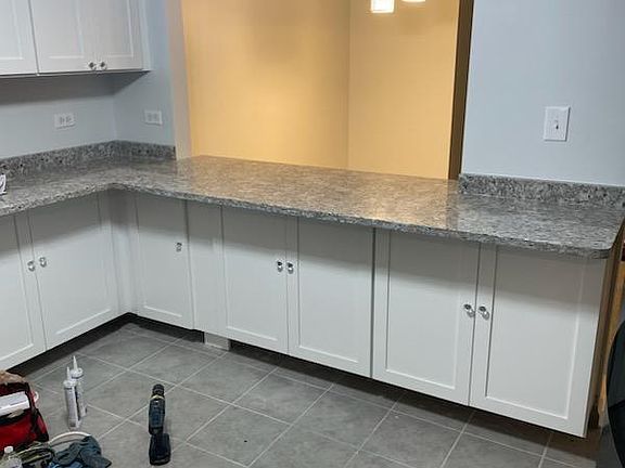 5th image of 955 N Rohlwing Rd APT Ga