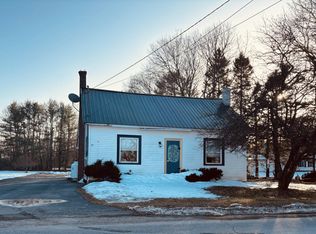 72 Lebanon Rd, Winterport, ME 04496