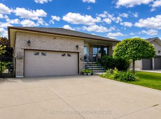 15 Ellen Ave, Hamilton, ON L8G5A9