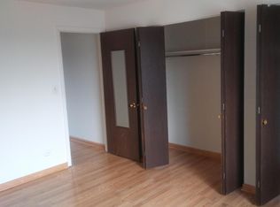 10405 Dearlove Rd APT B1, Glenview, IL 60025