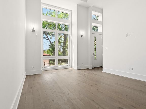 2nd image of 6227 D S Ellis Ave