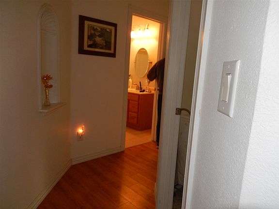 5th image of 50 Mayberry Dr