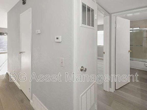 2nd image of 10 Lee St APT 4