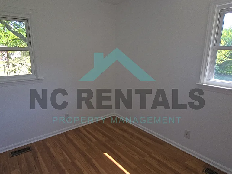 900 Greenwood Blvd — Photo 17
