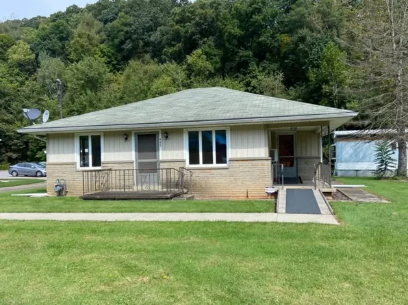445 Constitution Blvd, New Brighton, PA 15066