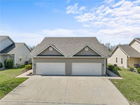 9404 & 9406 N Gower Ave, Kansas City, MO 64151