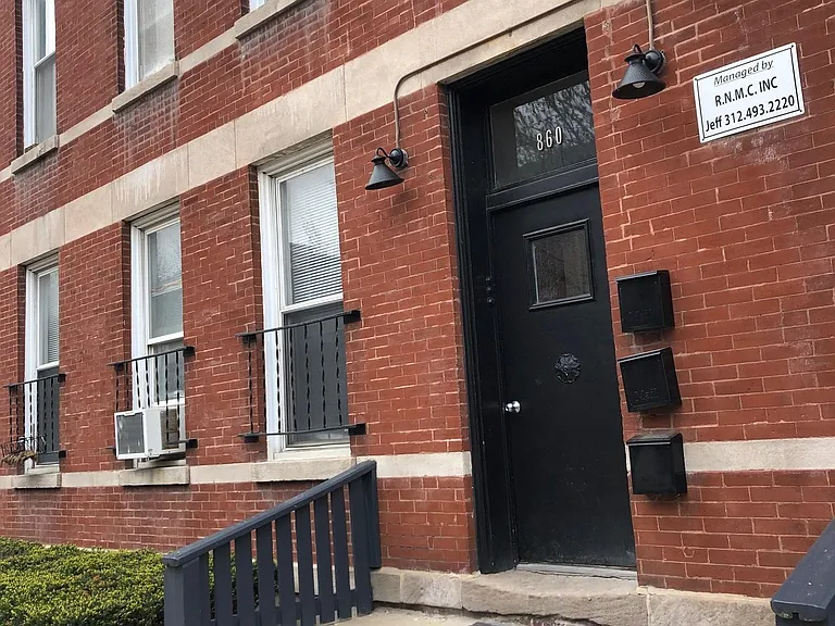 860 N May St #1 — Photo 1
