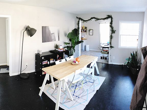 Entry room view from door.