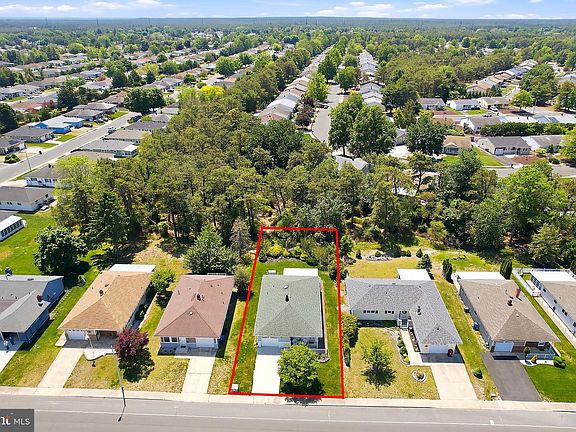 2nd image of 434 Jamaica Blvd