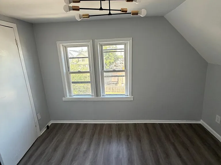 916 Olive St #3 — Photo 1