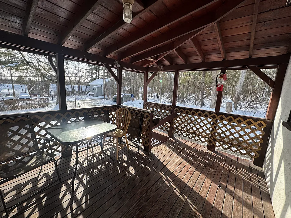 403 Fraser Rd