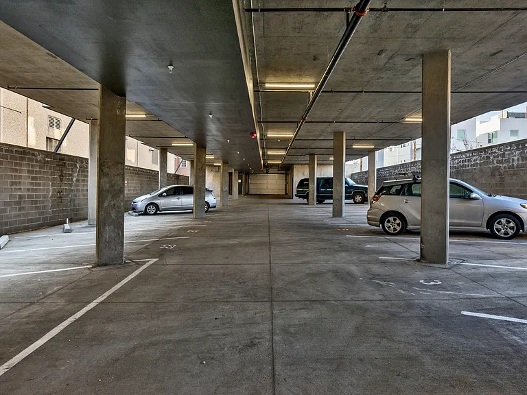 Eliot Flats — Photo 12