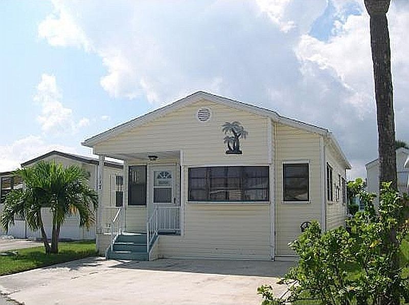 1st image of 117 Nettles Blvd