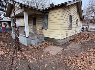 1028 E Garfield Ave, Decatur, IL 62526